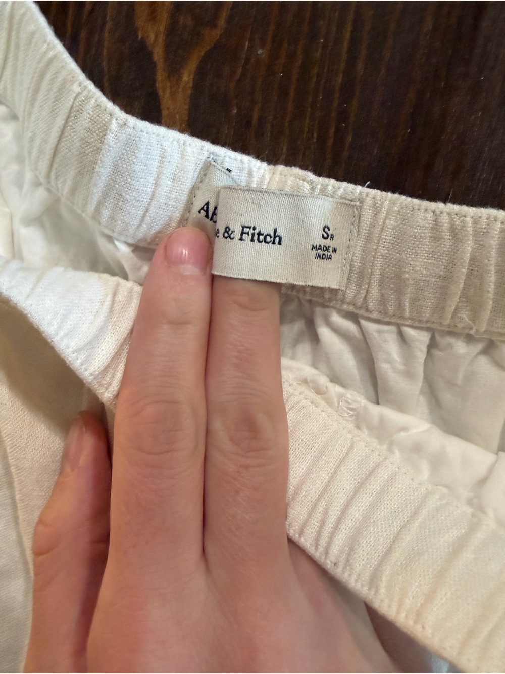 Abercrombie & Fitch White Drawstring Linen Shorts - Picture 2 of 3